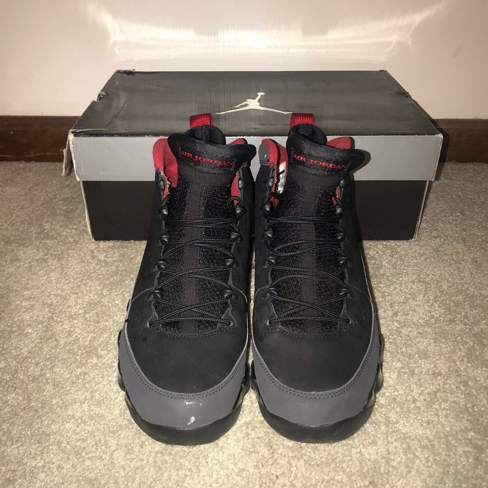 Air Jordan retro 9 “charcoal” size 9